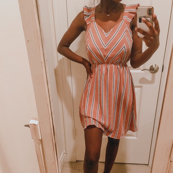 MONTEAU DRESS WITH RUFFLE SLEEVES - Picture 4 of 4